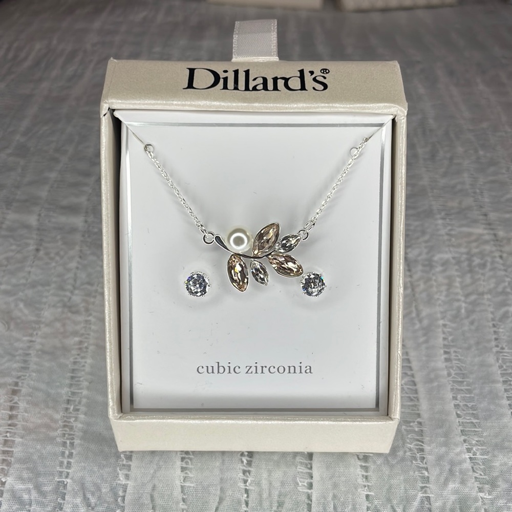 Cubiczirconia earrings and necklace matching set